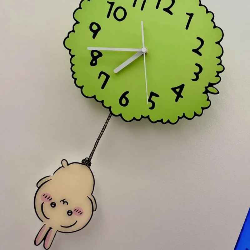 Home Decor Online - Simpatico Orologio a Pendolo Chiikawa a